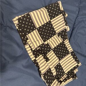 LuLaRoe Black and Cream Checkered Leggings